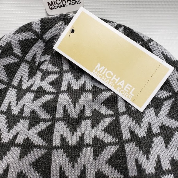 Michael Michael Kors Beanie Hat & Gloves Set - Picture 6 of 6